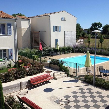 Residence Services Les Essentielles Sainte Soulle Екстериор снимка